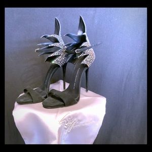 Giuseppe Zanotti Design Nero Heels!